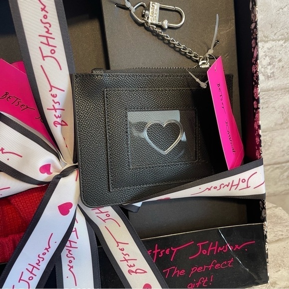 Nwt BETSEY JOHNSON 2 Piece Hat and Card Case Wallet Gift Set Pink & Black - Picture 5 of 6